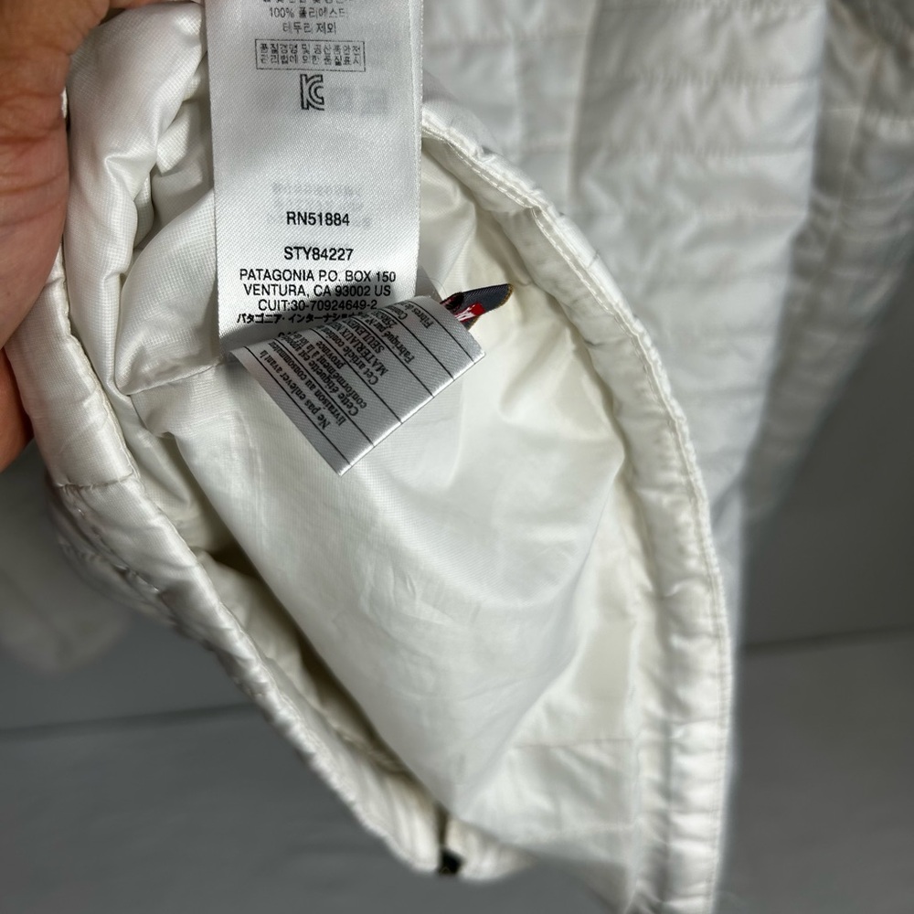 Patagonia Women's White Puffer Jacket - Picture 5 of 6
